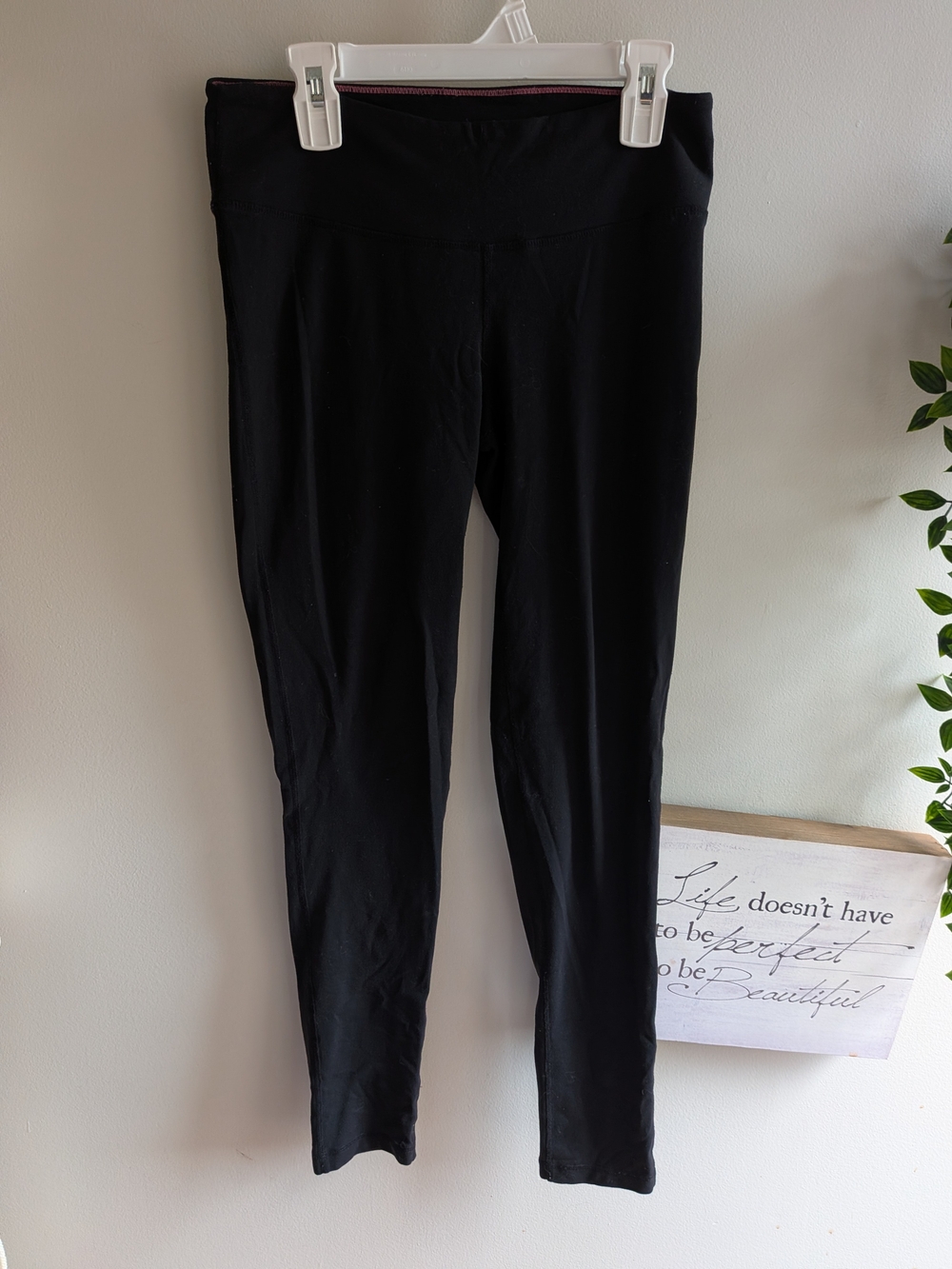TNA Black High-Rise Leggings with Subtle Stitching